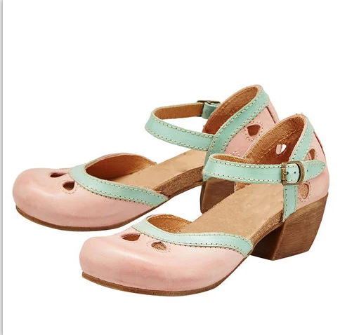 Hollow sandals